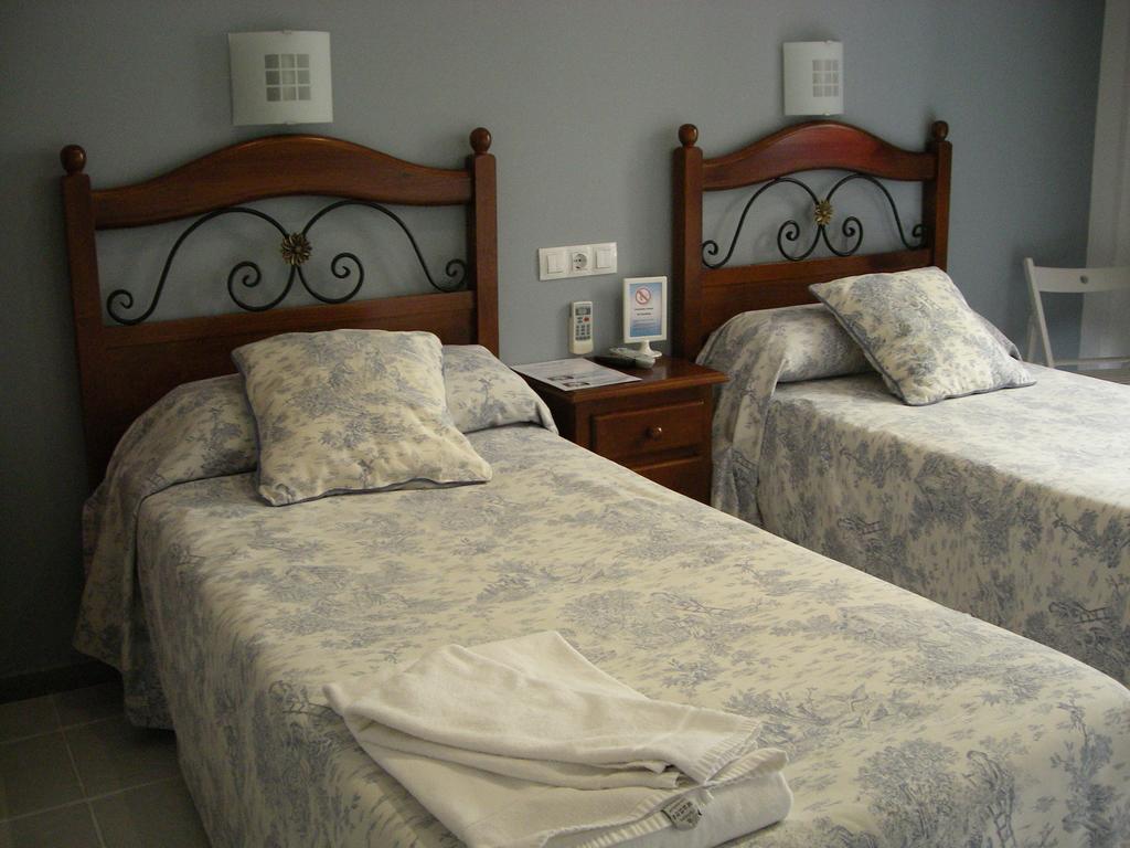Hostal Azahar Cordova Esterno foto