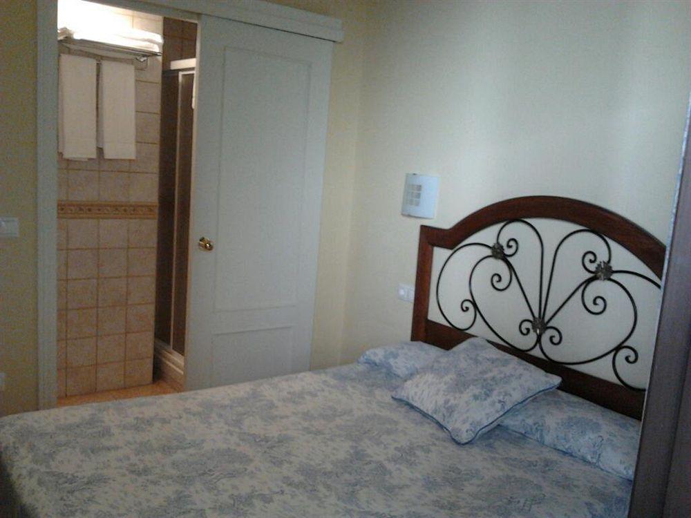 Hostal Azahar Cordova Esterno foto