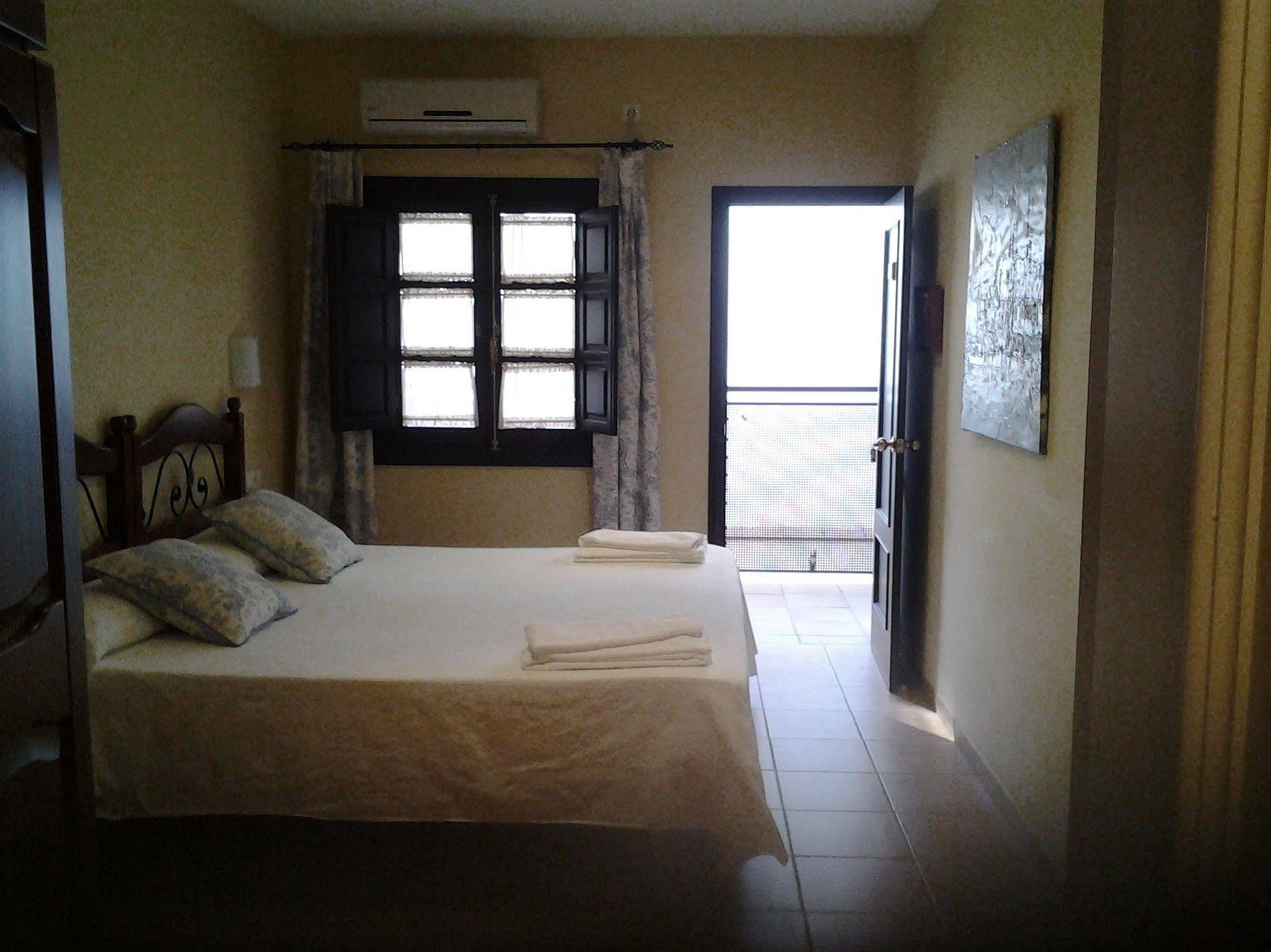 Hostal Azahar Cordova Esterno foto