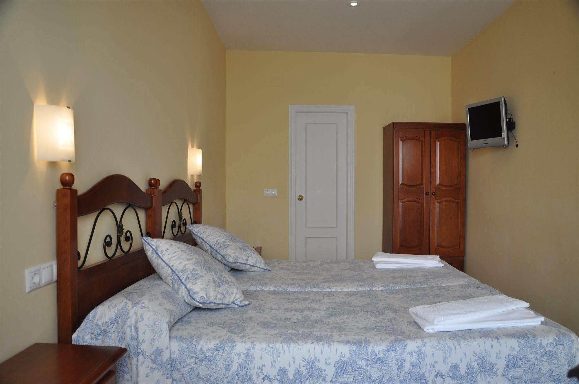 Hostal Azahar Cordova Esterno foto